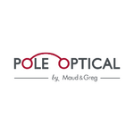 Logo "Pole Optical", gris foncé, deux O reliés rouge, script "by Maud & Greg" sous lignes horizontales.